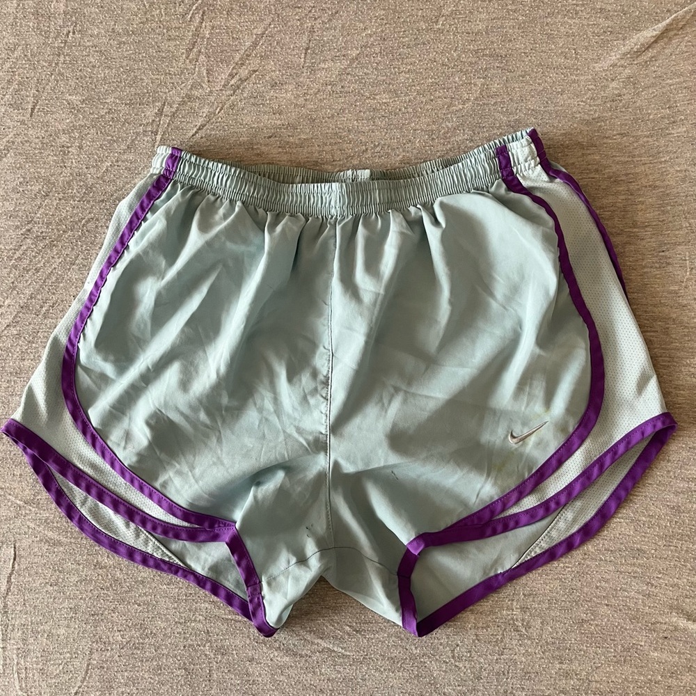 NIKE TEMPO SHORTS!